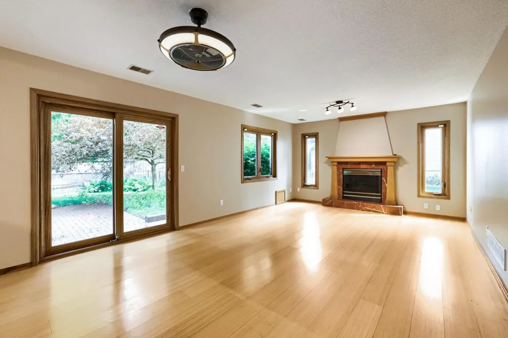 1119 Bonnieview Drive Woodbury, MN 55129