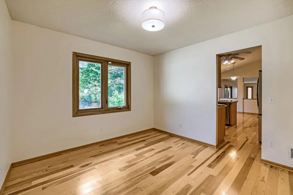 1119 Bonnieview Drive Woodbury, MN 55129
