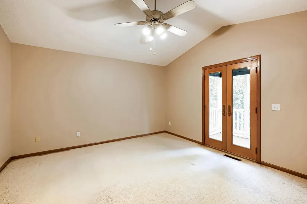 1119 Bonnieview Drive Woodbury, MN 55129