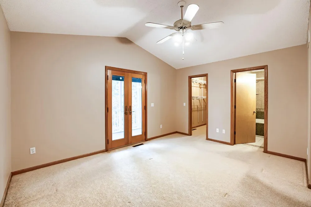 1119 Bonnieview Drive Woodbury, MN 55129