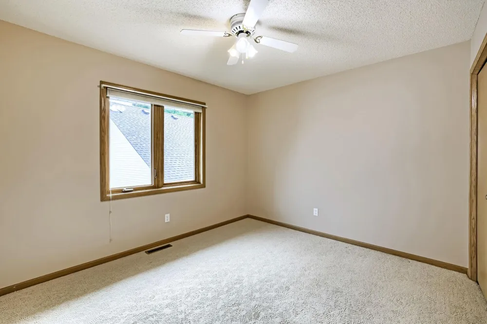 1119 Bonnieview Drive Woodbury, MN 55129