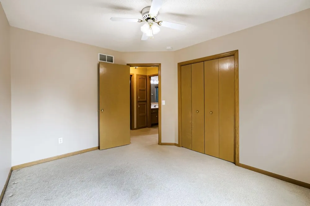 1119 Bonnieview Drive Woodbury, MN 55129
