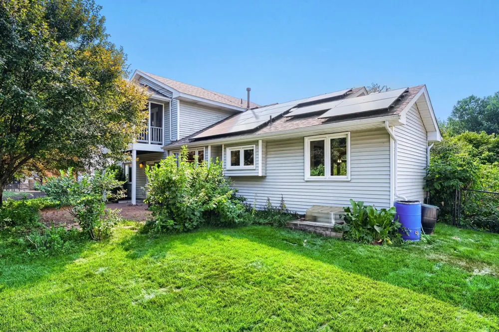 1119 Bonnieview Drive Woodbury, MN 55129