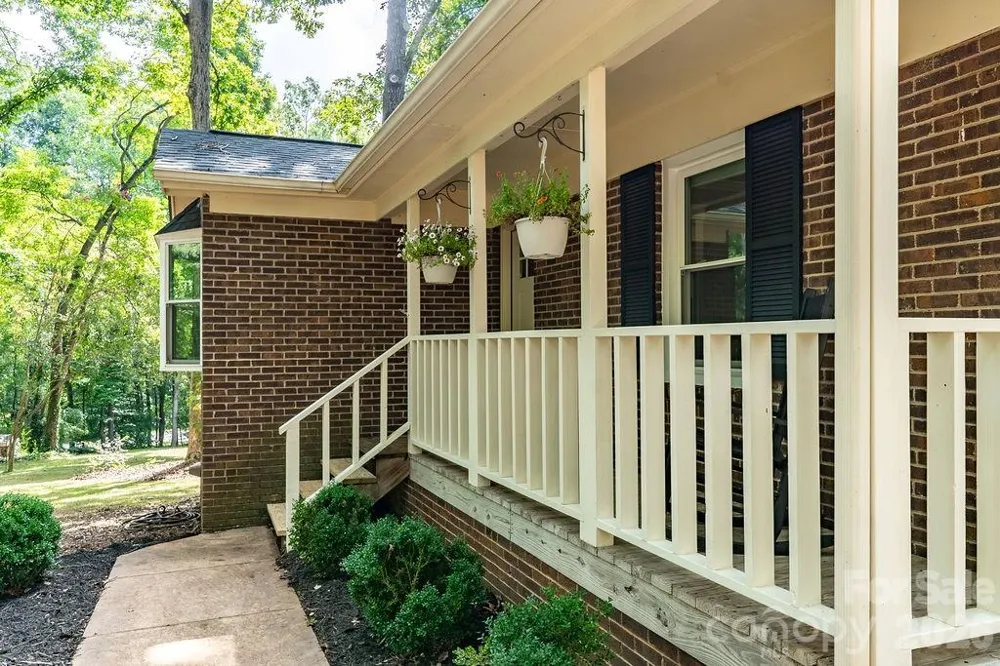 6713 High Gap Road Waxhaw, NC 28173