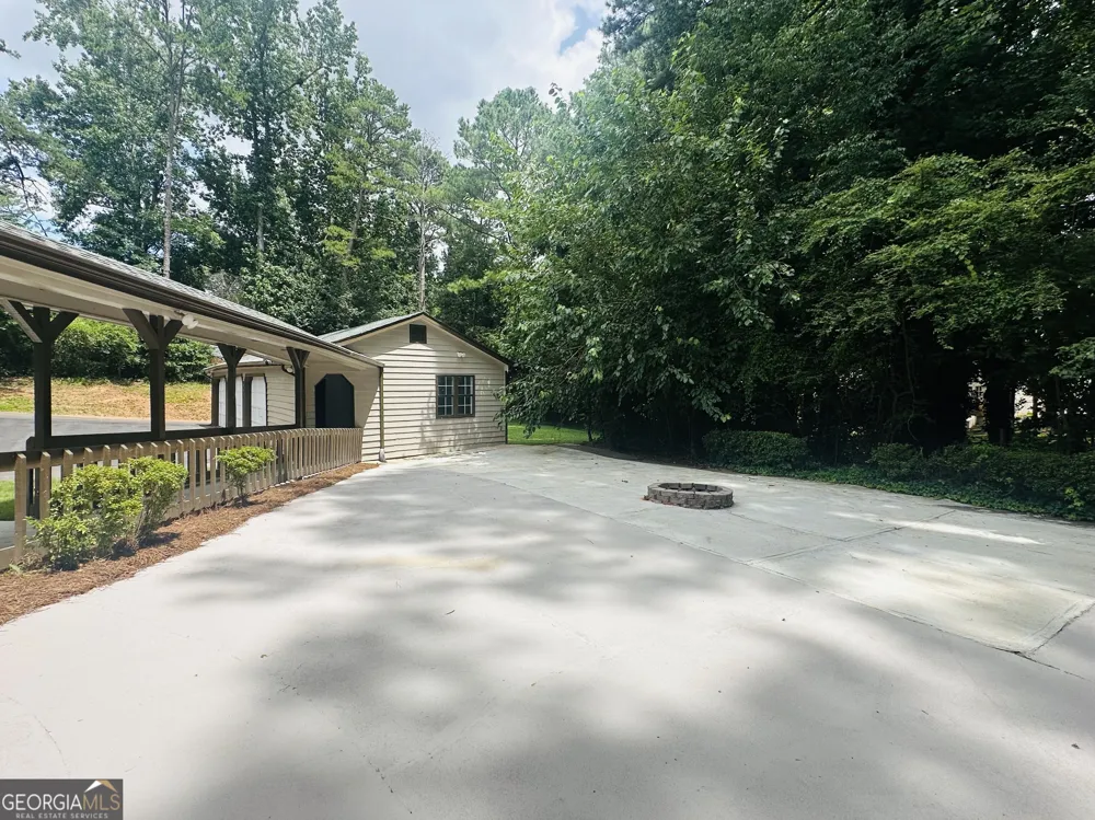 1929 Sharon RD Cumming, GA 30041