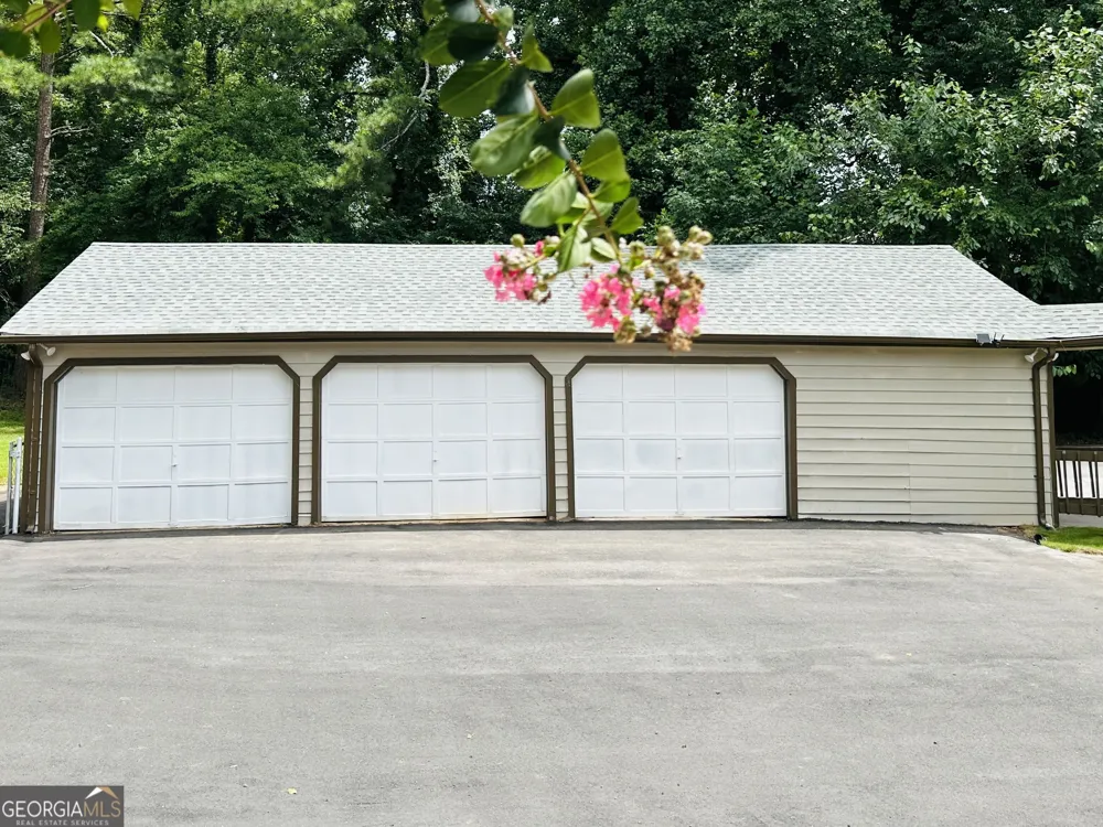 1929 Sharon RD Cumming, GA 30041