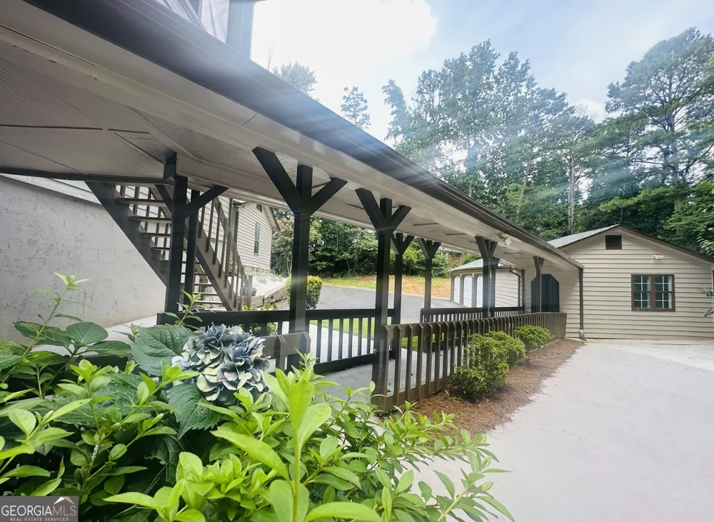 1929 Sharon RD Cumming, GA 30041