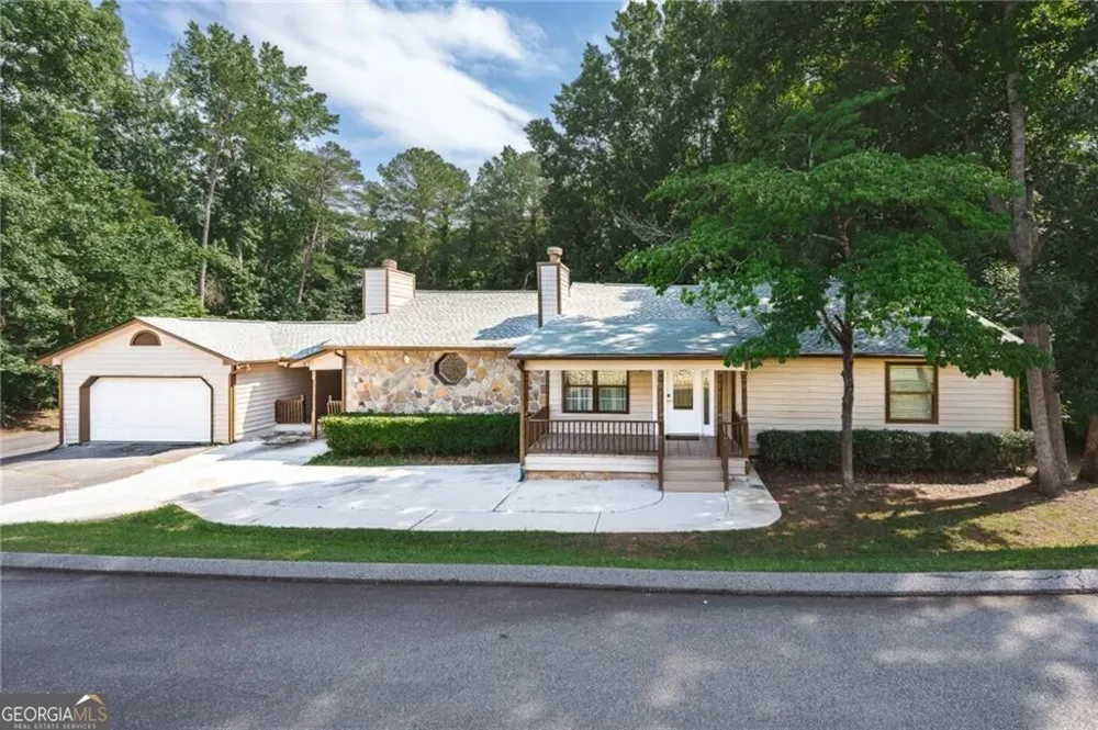 1929 Sharon RD Cumming, GA 30041