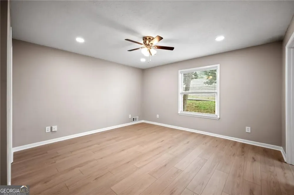 1929 Sharon RD Cumming, GA 30041