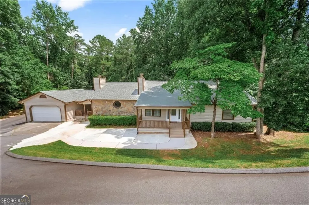 1929 Sharon RD Cumming, GA 30041