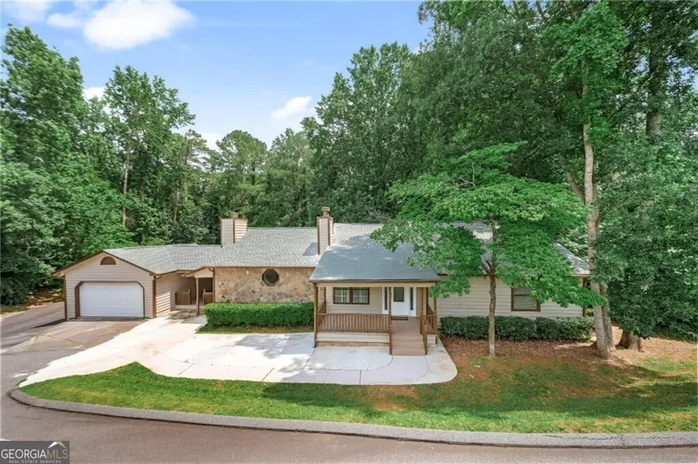 1929 Sharon RD Cumming, GA 30041