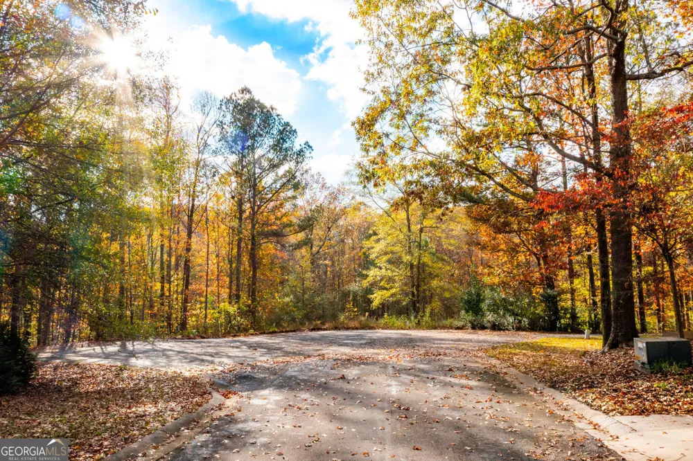 301 River Place DR NW Calhoun, GA 30701