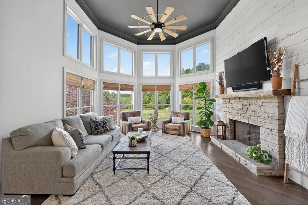 5925 Stoneleigh DR Suwanee, GA 30024