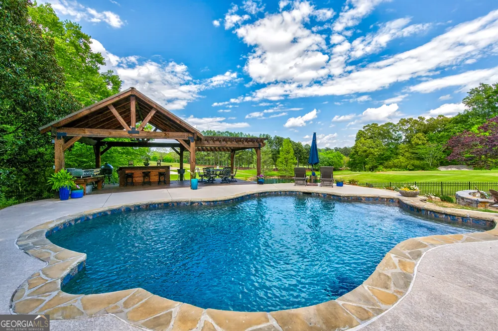 5925 Stoneleigh DR Suwanee, GA 30024