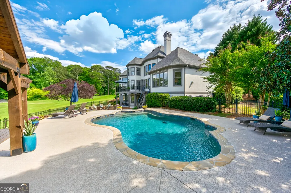 5925 Stoneleigh DR Suwanee, GA 30024