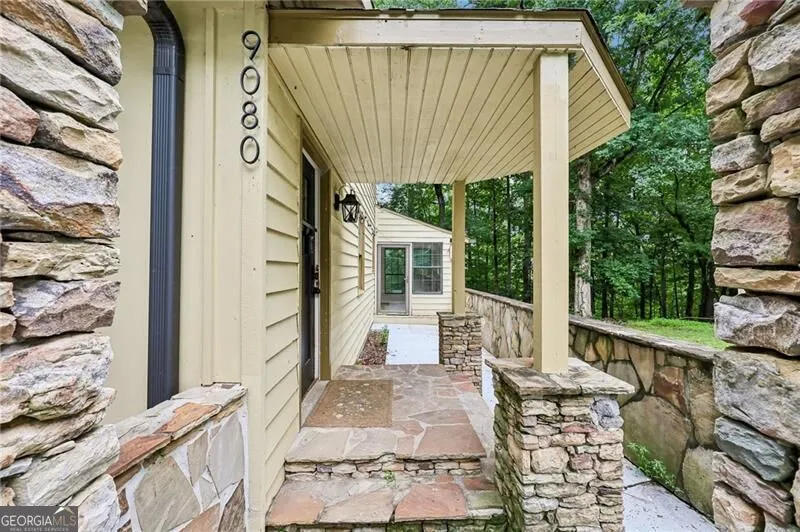 9080 Pine Tree CIR Gainesville, GA 30506
