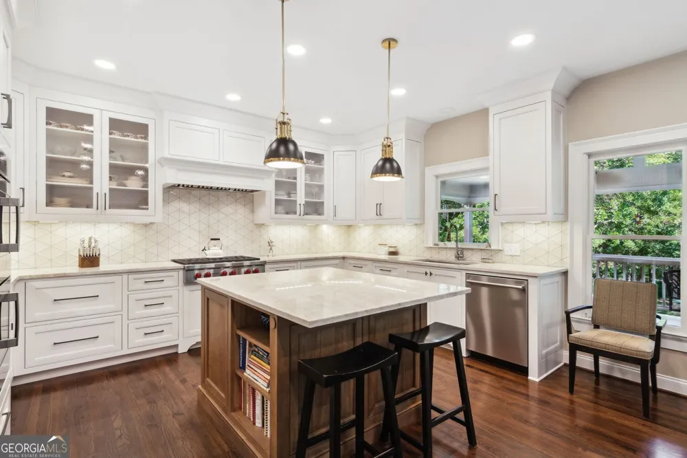 116 Riverview DR Suwanee, GA 30024