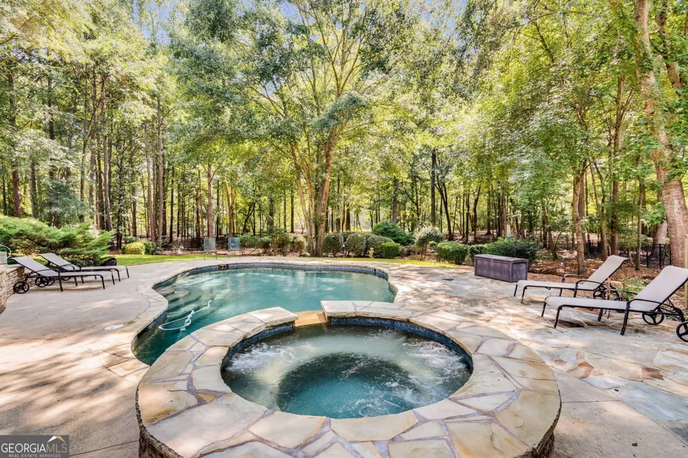 116 Riverview DR Suwanee, GA 30024