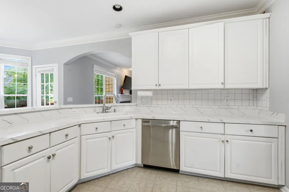 6870 Harbor Town WAY Stone Mountain, GA 30087