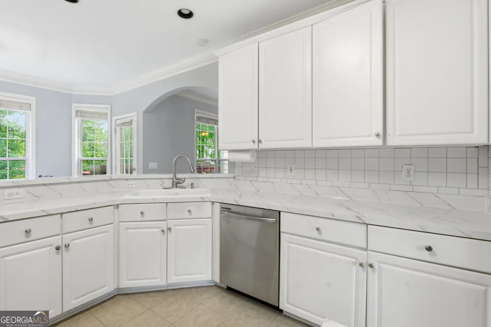 6870 Harbor Town WAY Stone Mountain, GA 30087
