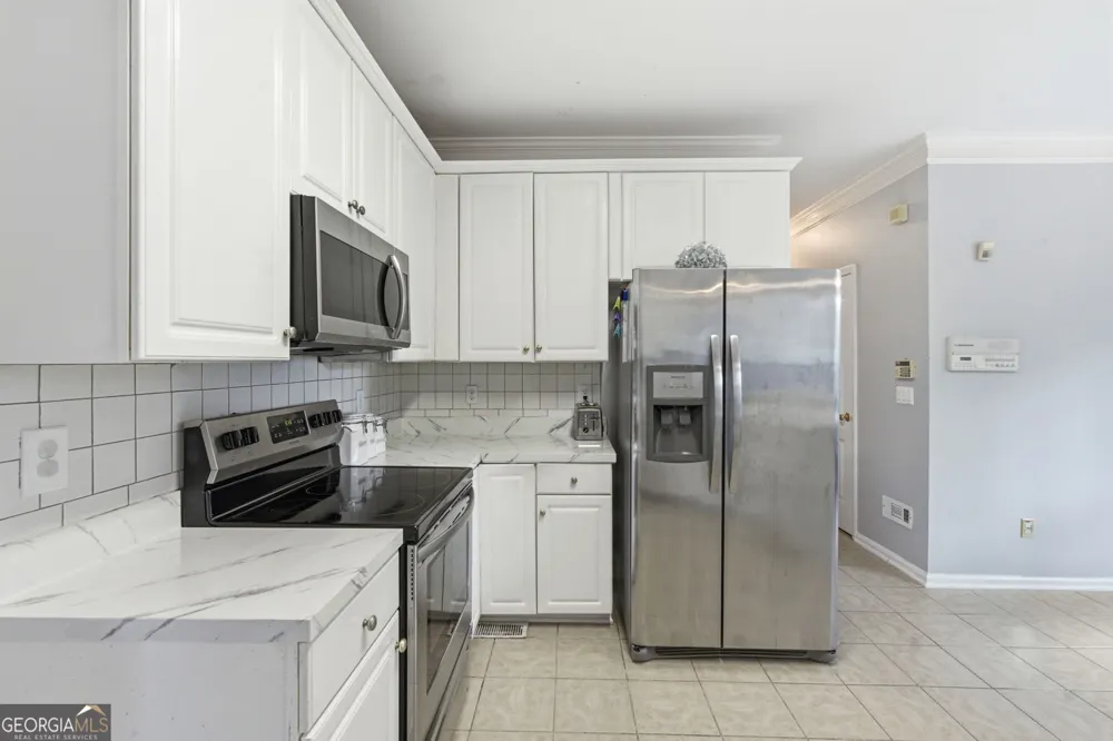 6870 Harbor Town WAY Stone Mountain, GA 30087