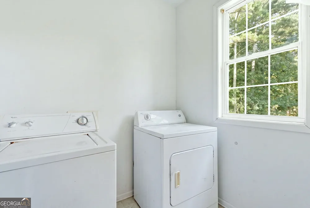 6870 Harbor Town WAY Stone Mountain, GA 30087