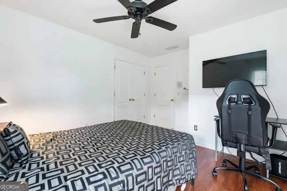 6870 Harbor Town WAY Stone Mountain, GA 30087