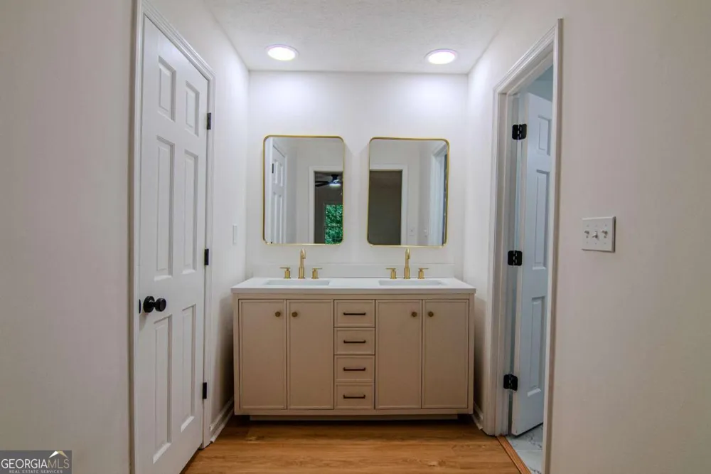 4877 Alpine DR SW Lilburn, GA 30047