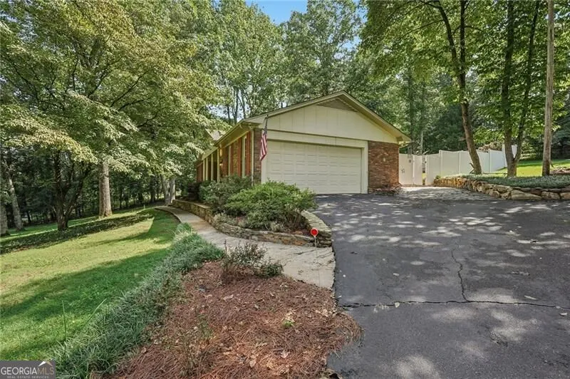1025 Greenwood Acres DR Cumming, GA 30040