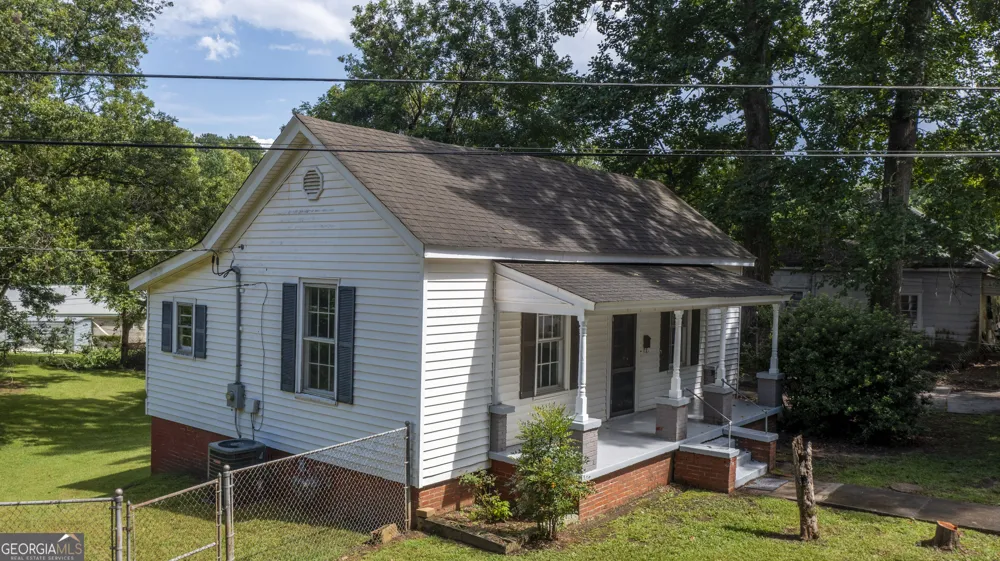 11 North ST Manchester, GA 31816
