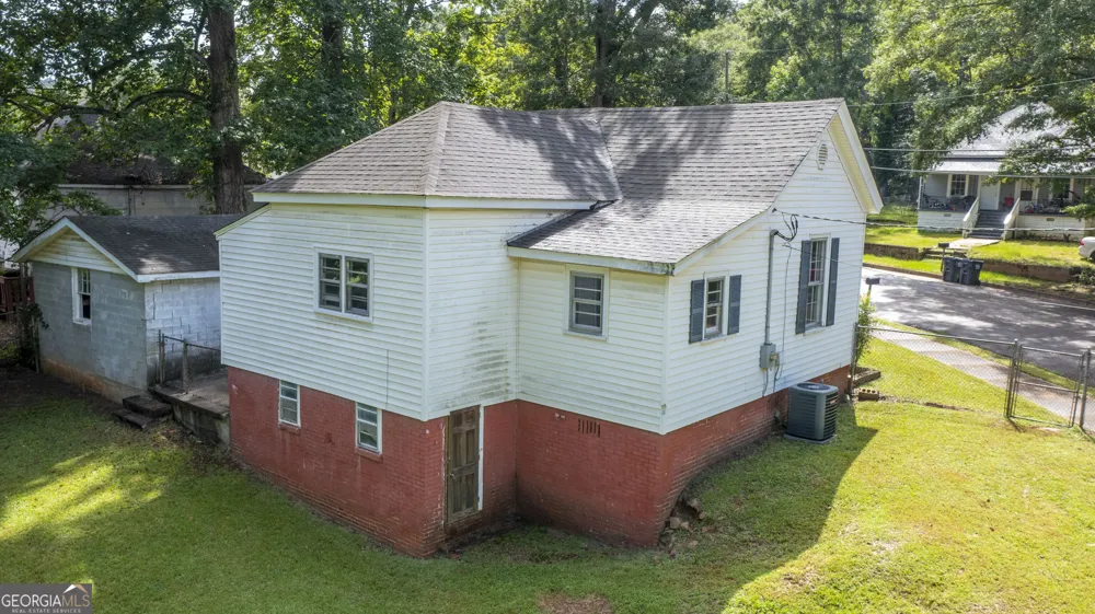 11 North ST Manchester, GA 31816