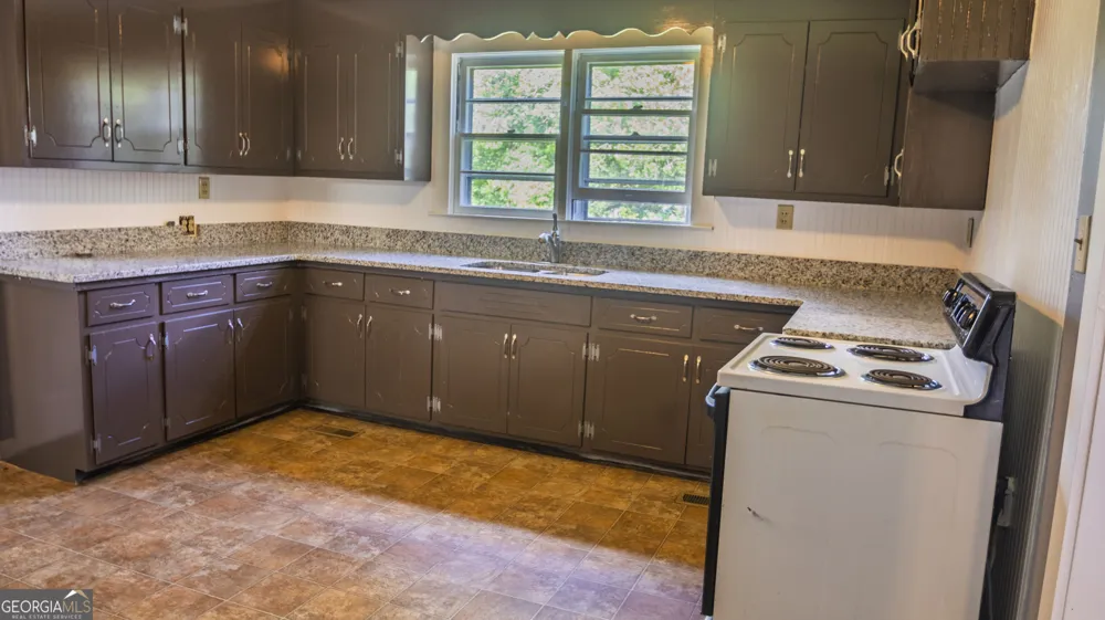 11 North ST Manchester, GA 31816