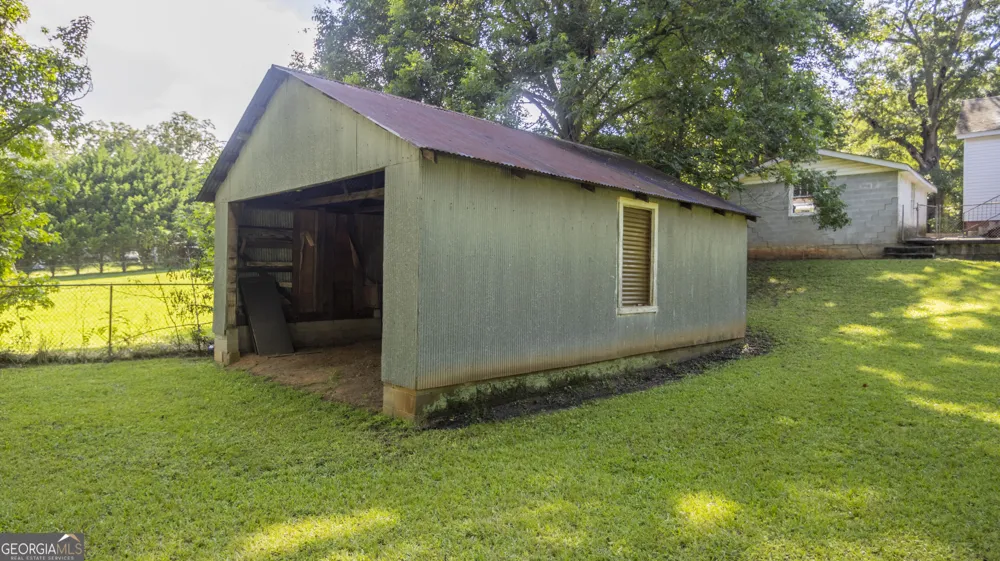 11 North ST Manchester, GA 31816