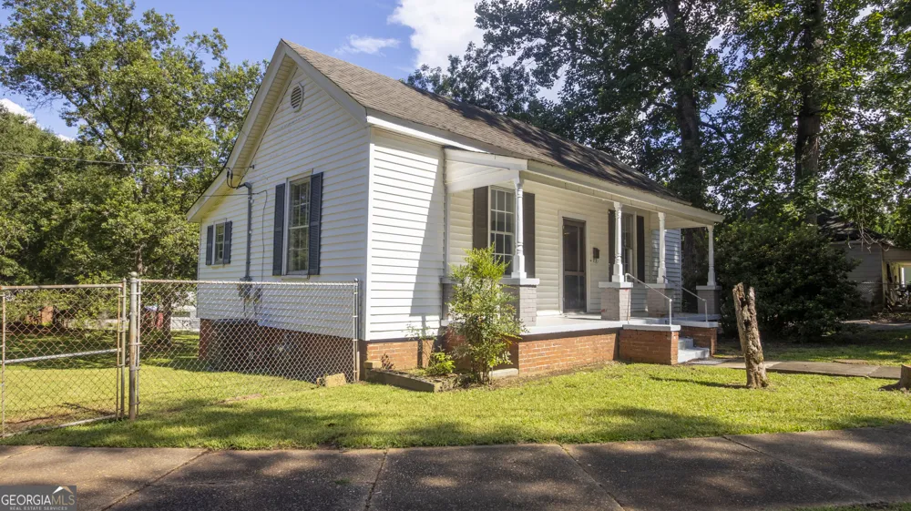 11 North ST Manchester, GA 31816
