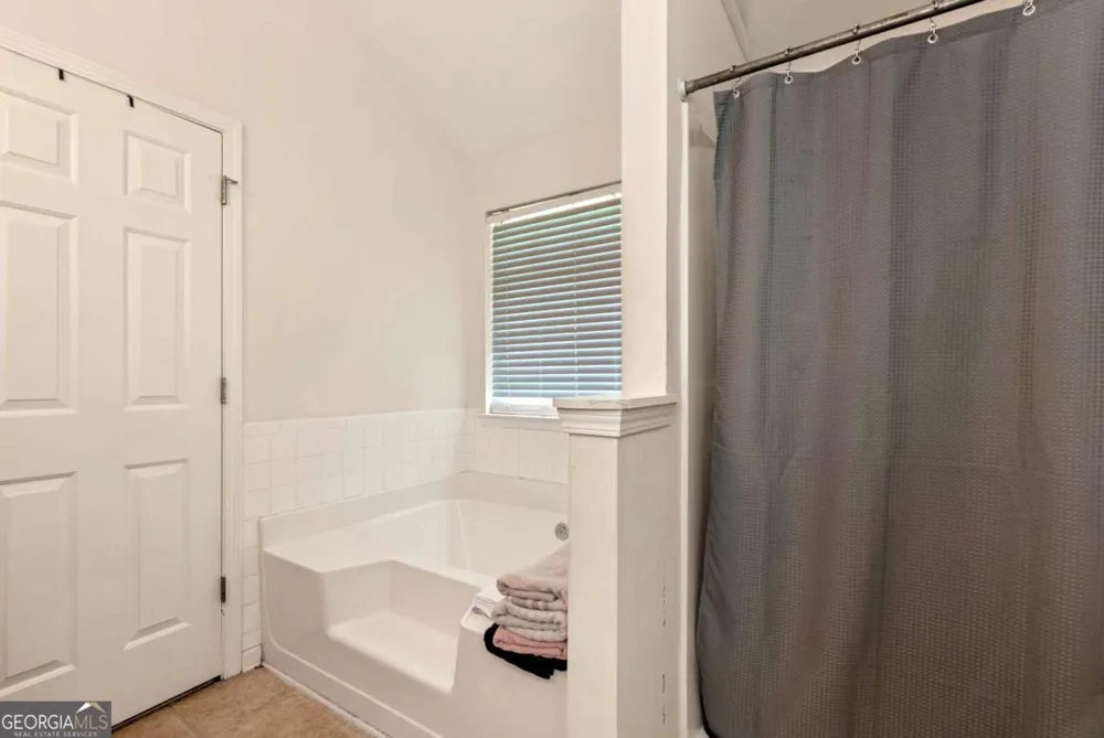 317 Tap Root LN College Park, GA 30349