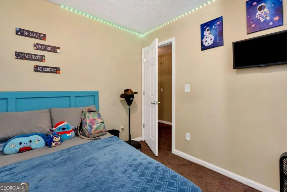 317 Tap Root LN College Park, GA 30349