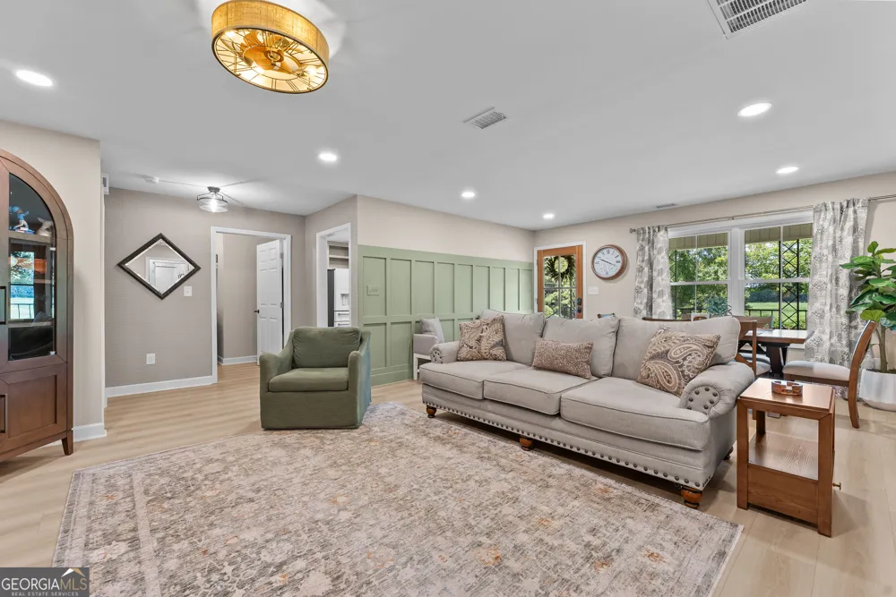 2300 Colham Ferry RD Watkinsville, GA 30677