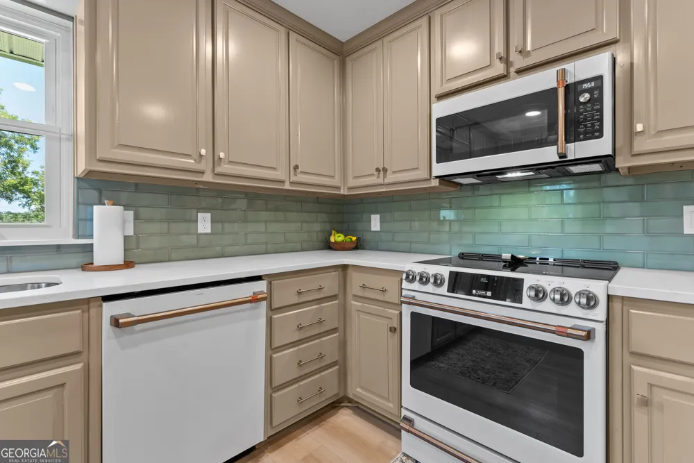 2300 Colham Ferry RD Watkinsville, GA 30677