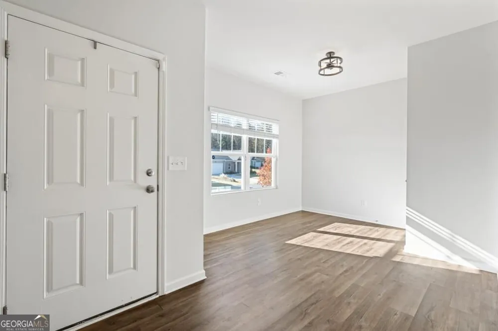 5120 Minnow LN Cumming, GA 30028