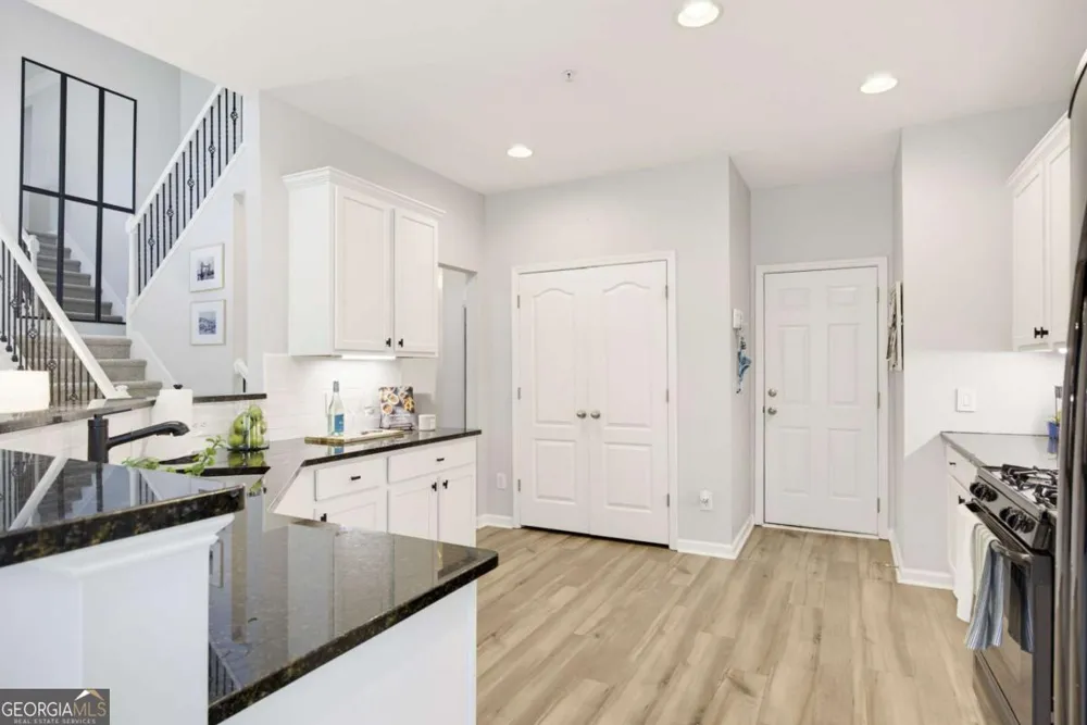 403 Mountain View LN Woodstock, GA 30188