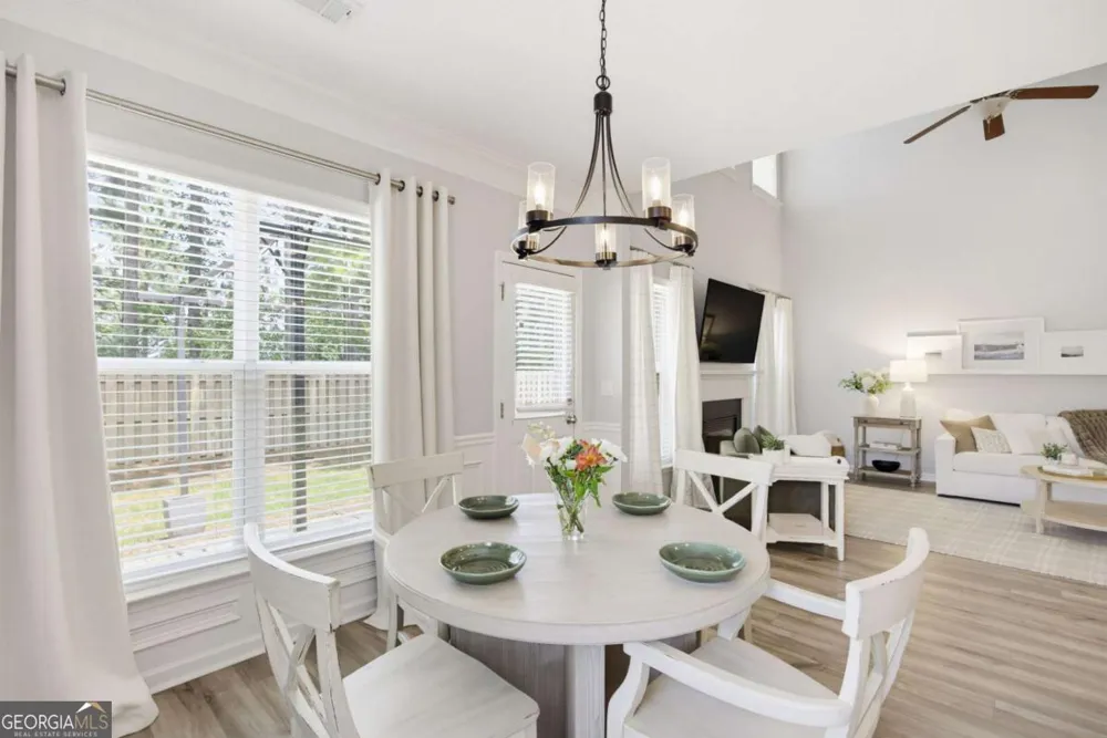 403 Mountain View LN Woodstock, GA 30188