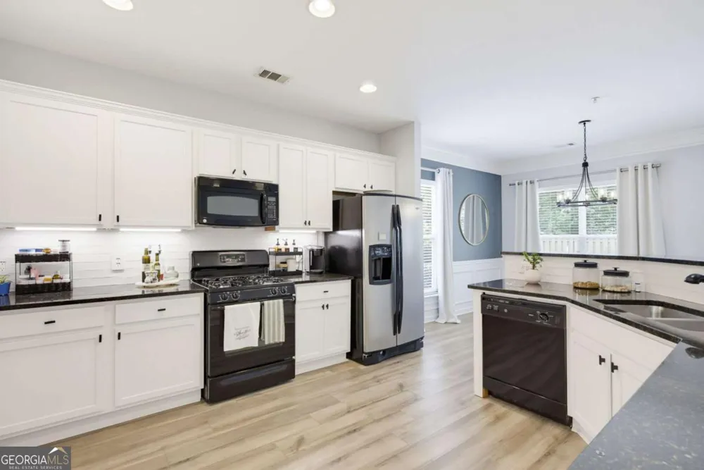 403 Mountain View LN Woodstock, GA 30188