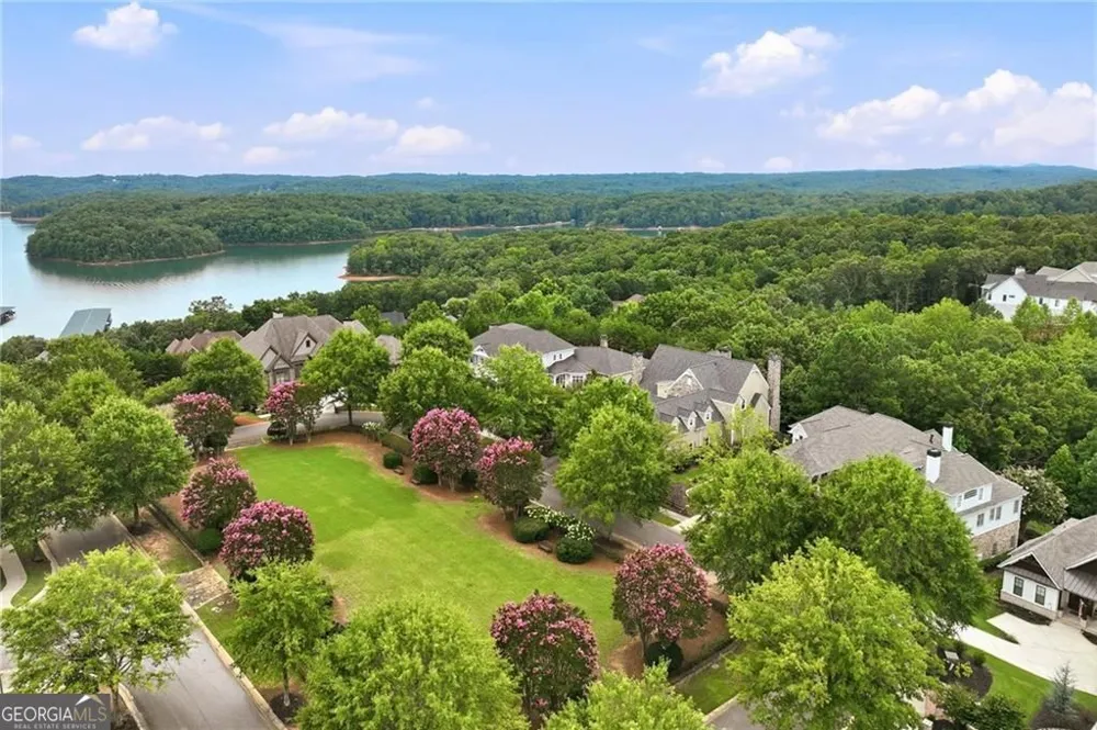 6756 Hedge Row LN Gainesville, GA 30506