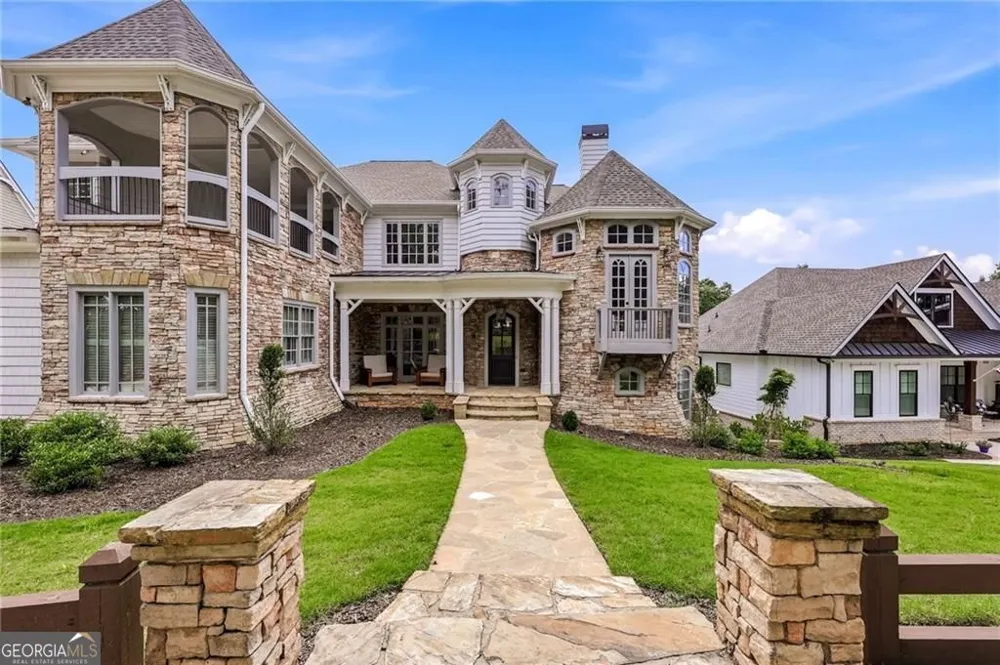 6756 Hedge Row LN Gainesville, GA 30506