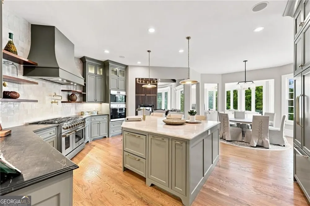 6756 Hedge Row LN Gainesville, GA 30506