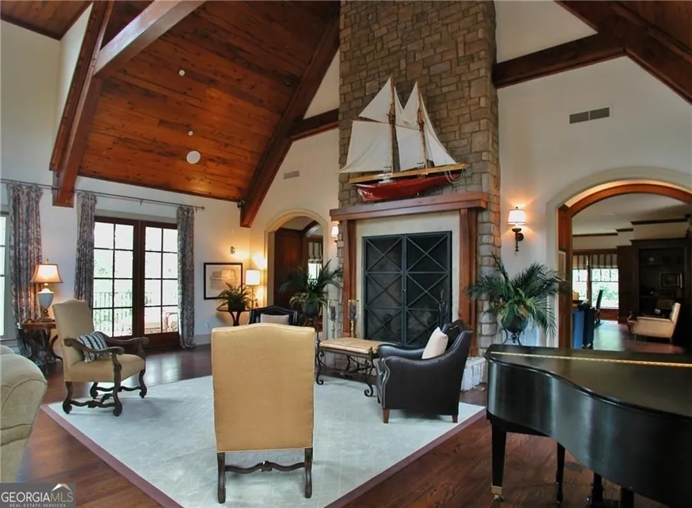 6756 Hedge Row LN Gainesville, GA 30506
