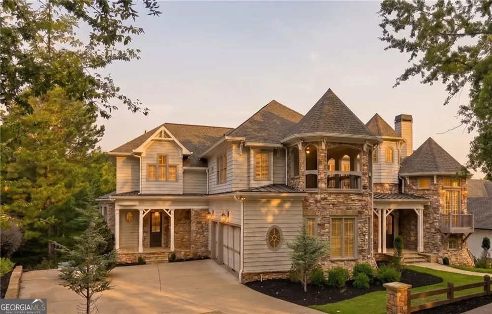 6756 Hedge Row LN Gainesville, GA 30506