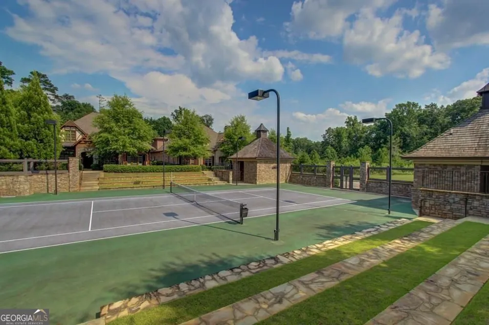 6756 Hedge Row LN Gainesville, GA 30506