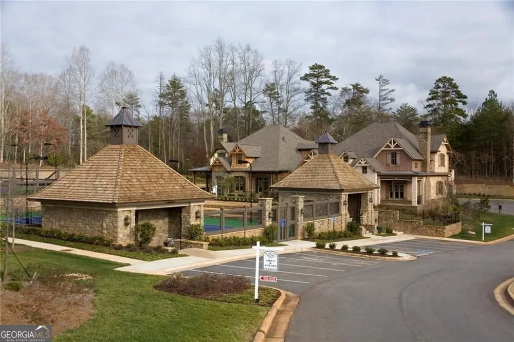 6756 Hedge Row LN Gainesville, GA 30506