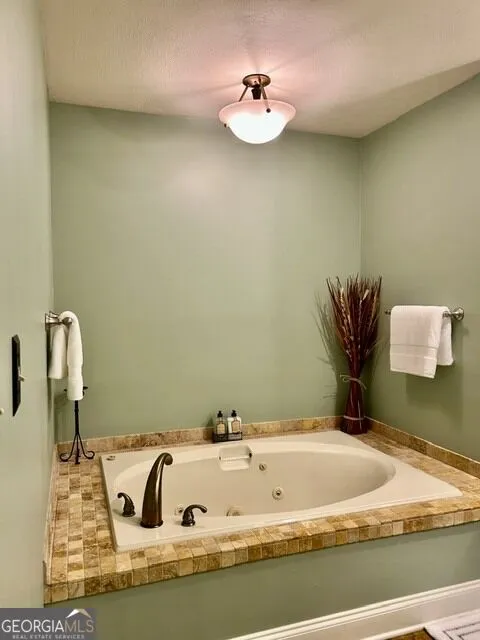 215 Pineywood RD Griffin, GA 30224